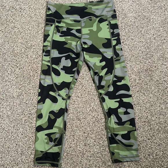 ZYIA camo olive green black leggings size 12 workout active wear - Picture 4 of 9
